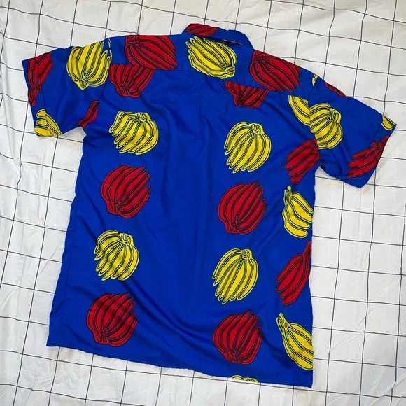 Banana print. Oversized button down shirt. - Picture 2 of 8